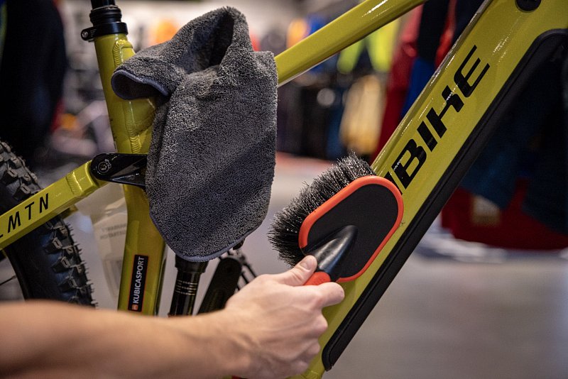 Čistenie bicykla: Kompletný odborný návod pre každého cyklistu Čistenie bicykla: Kompletný odborný návod pre každého cyklistu